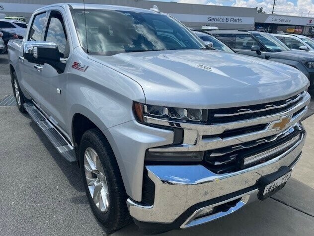 Chevrolet Silverado image 2