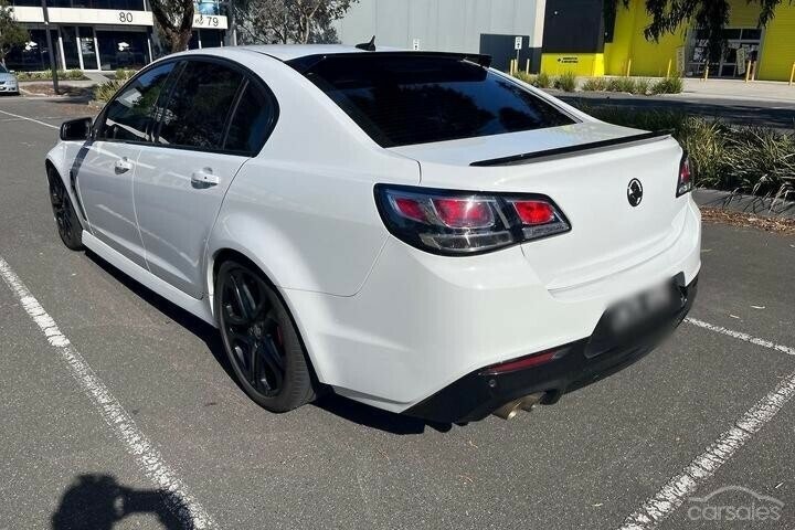 Holden Commodore image 2