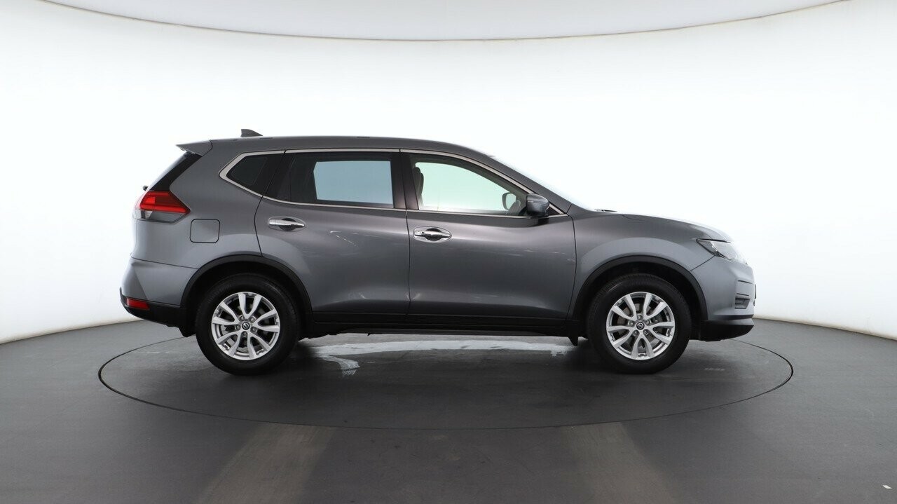 Nissan X-trail image 2