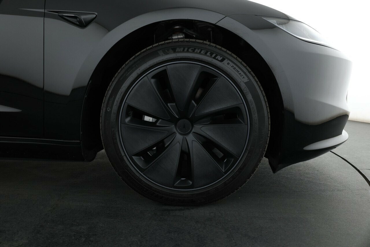 Tesla Model 3 image 3