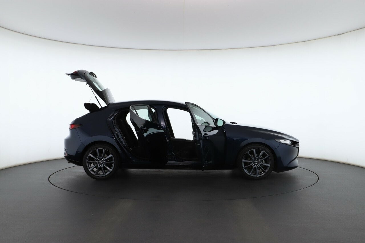 Mazda 3 image 3