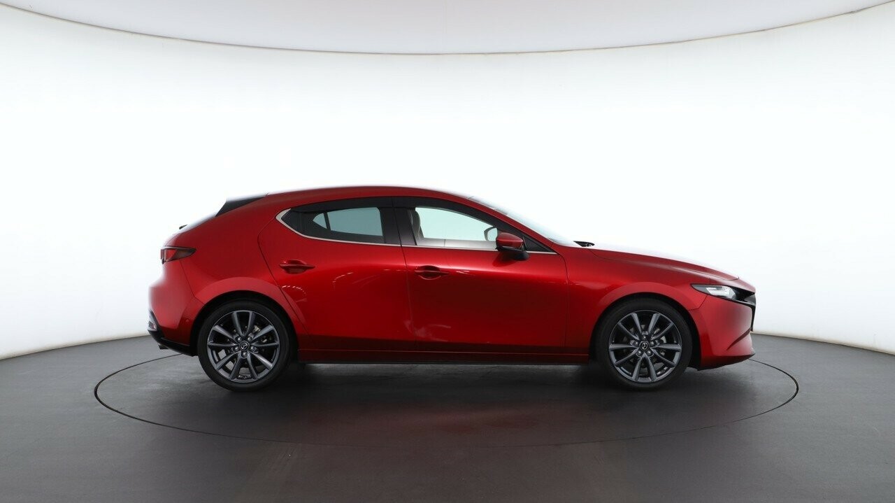 Mazda 3 image 2