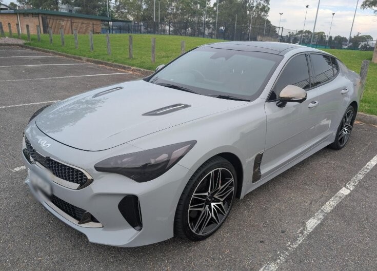 Kia Stinger image 1