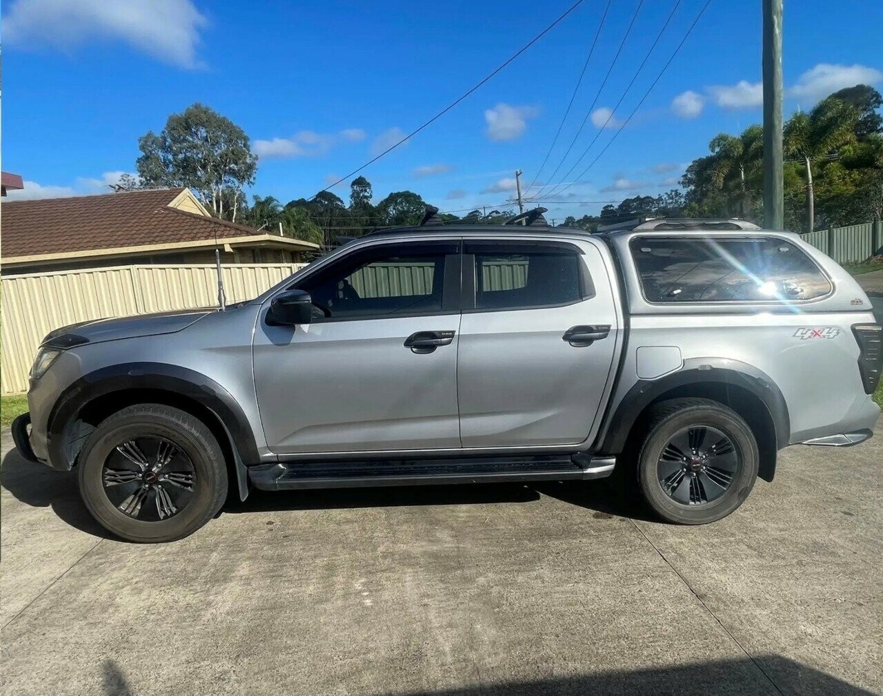 Isuzu D-max image 1