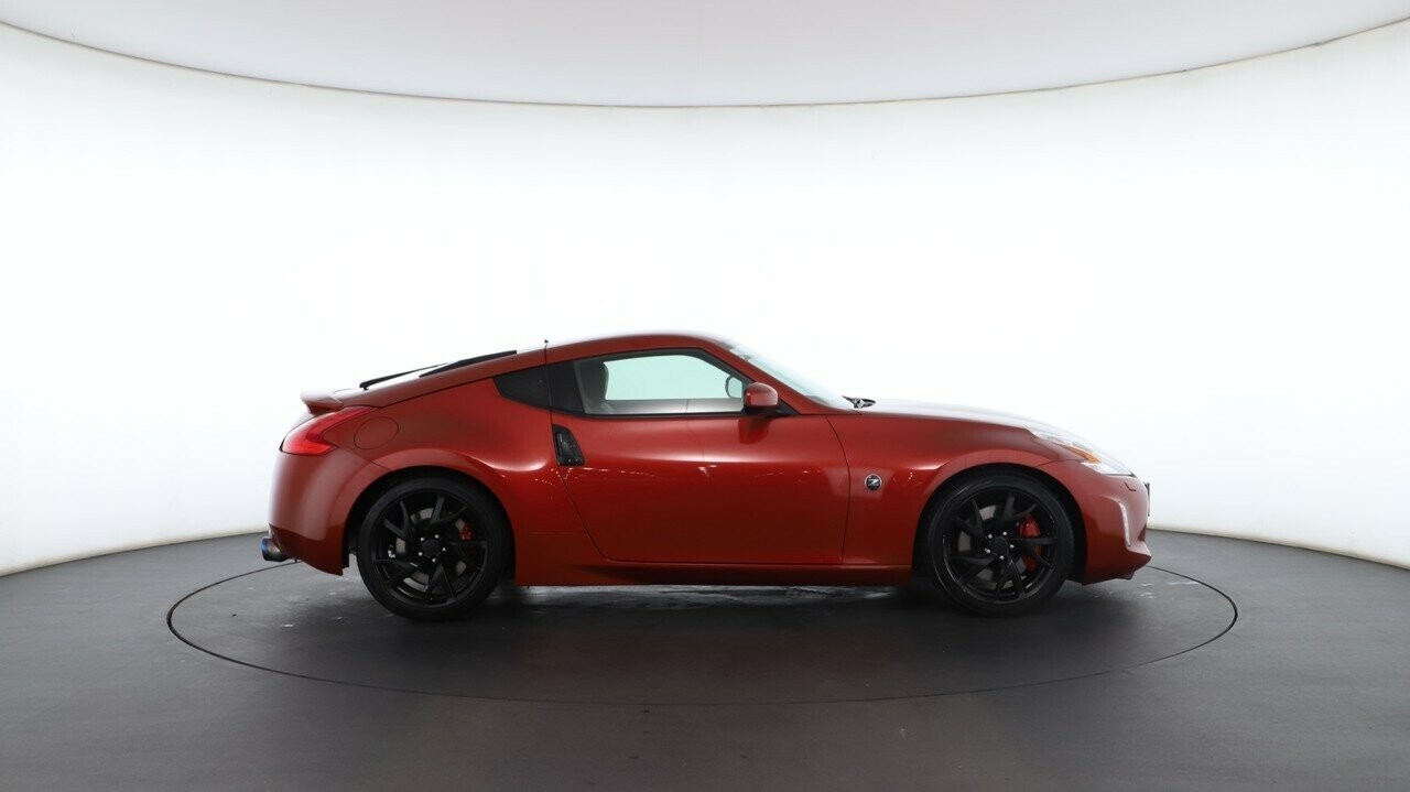 Nissan 370z image 2