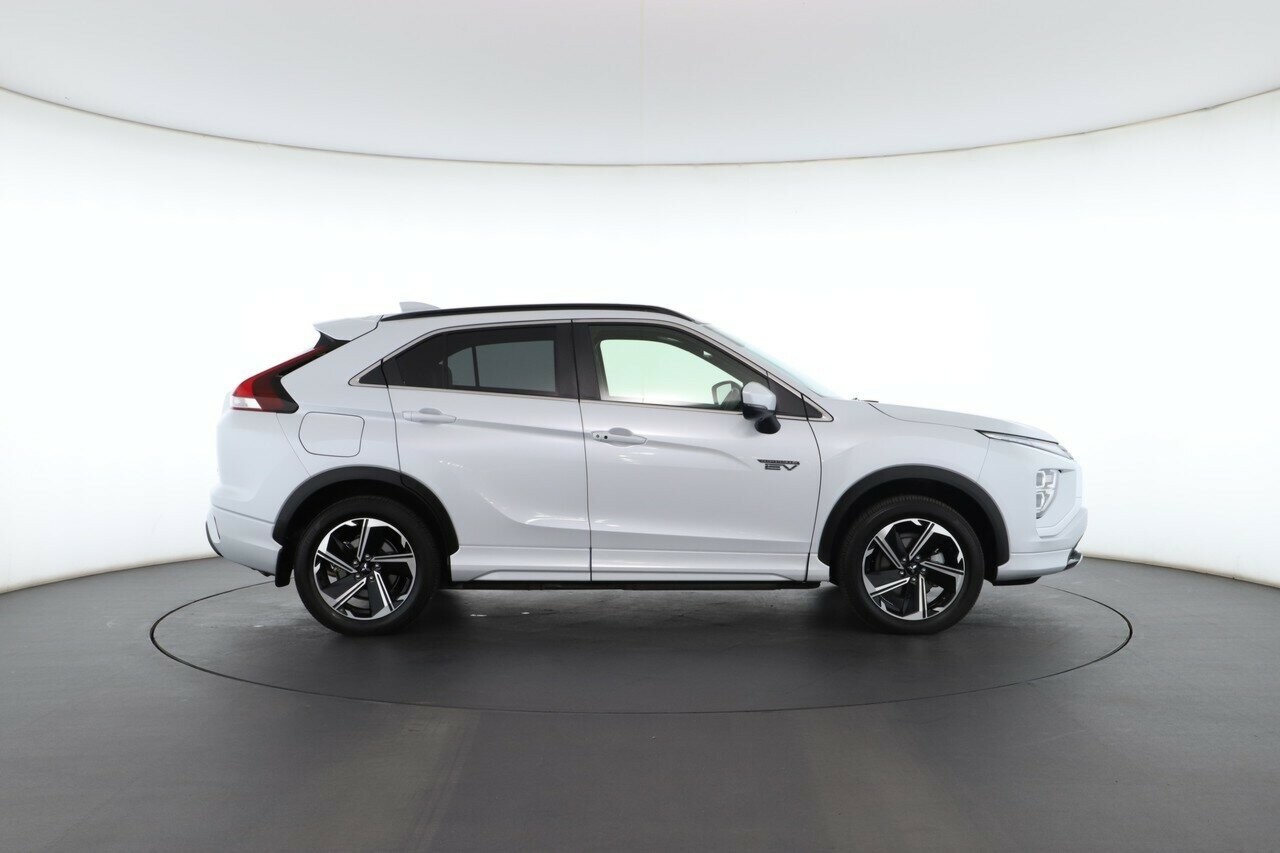 Mitsubishi Eclipse Cross image 3