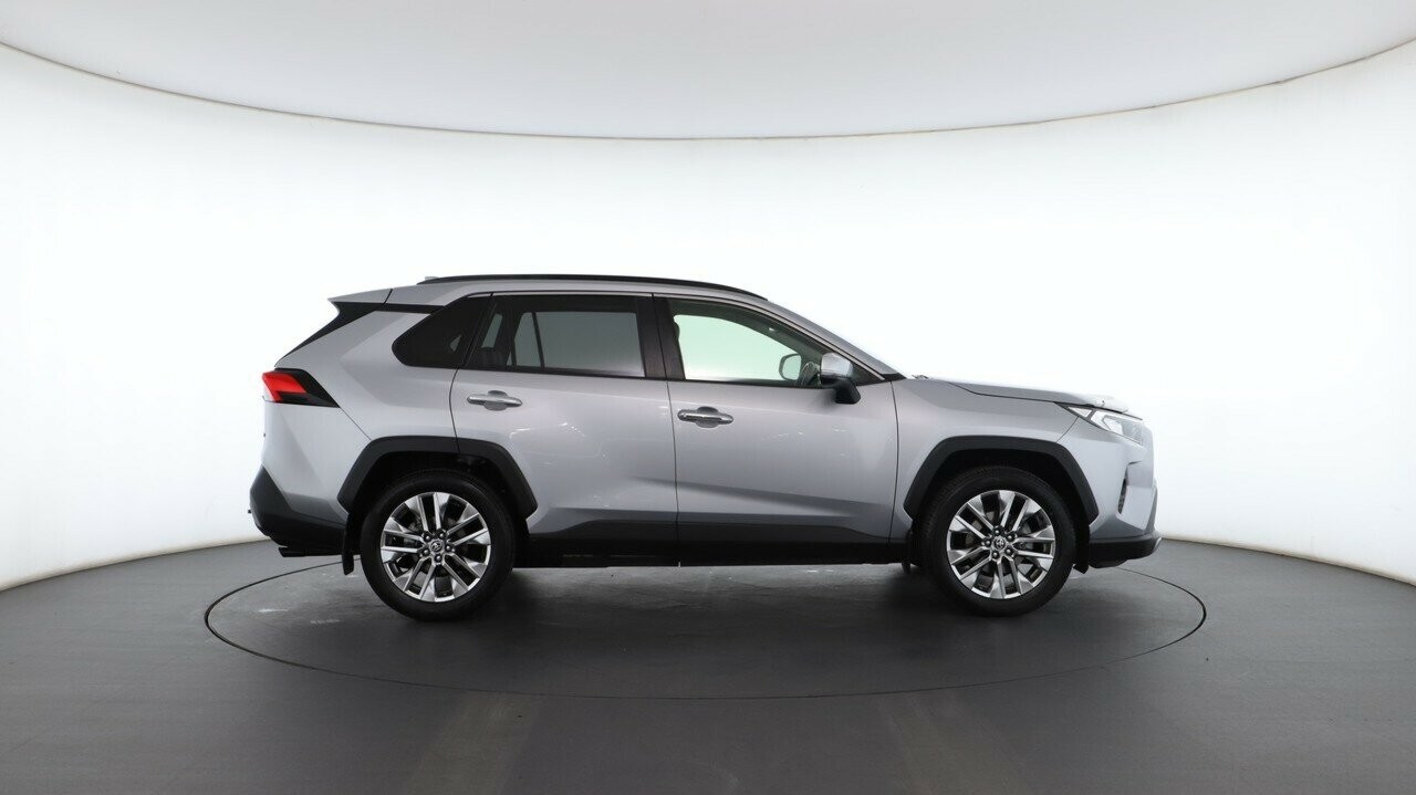 Toyota Rav4 image 3