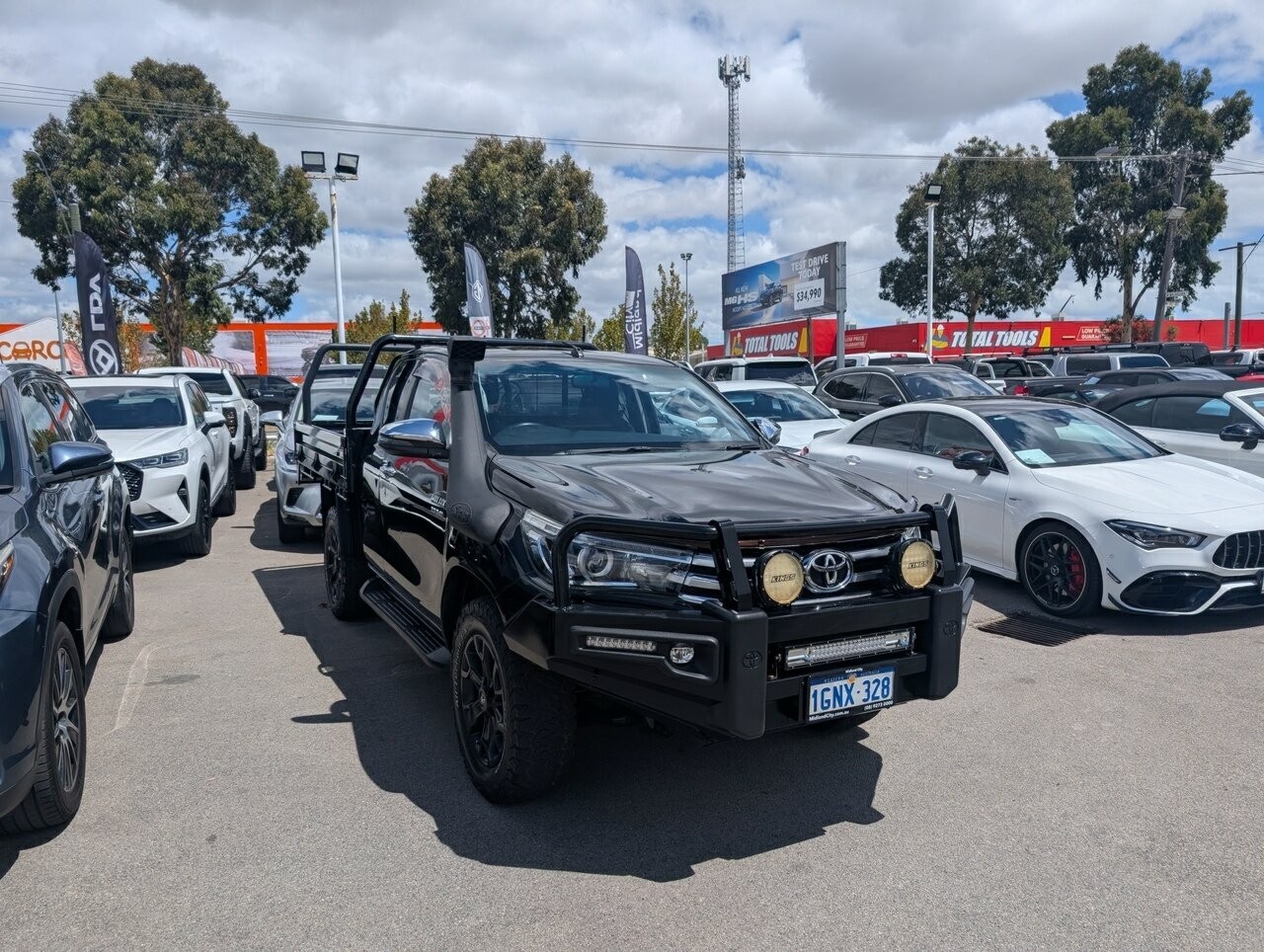 Toyota Hilux image 1