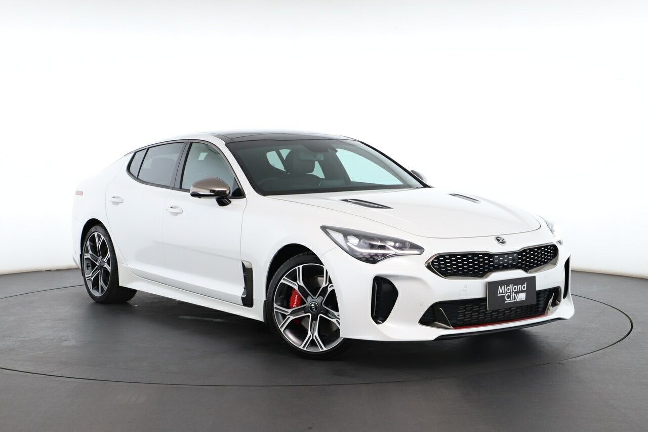 Kia Stinger image 1