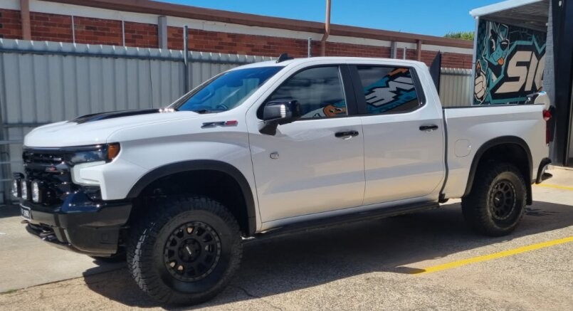 Chevrolet Silverado image 1