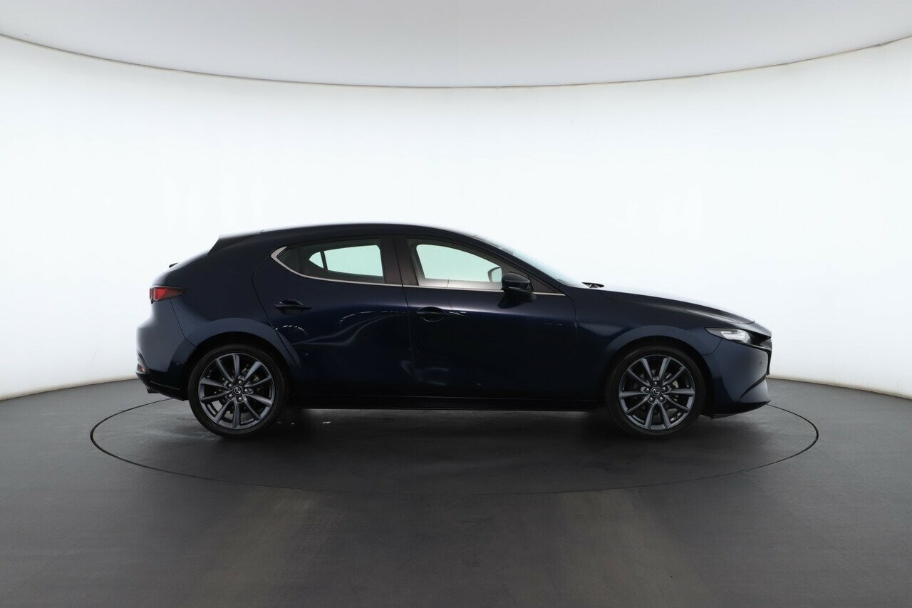 Mazda 3 image 3