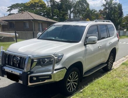 Toyota Landcruiser Prado image 1