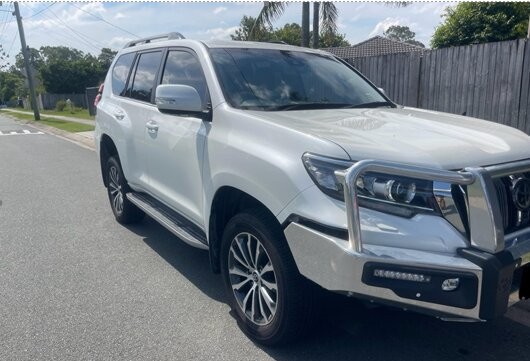 Toyota Landcruiser Prado image 2