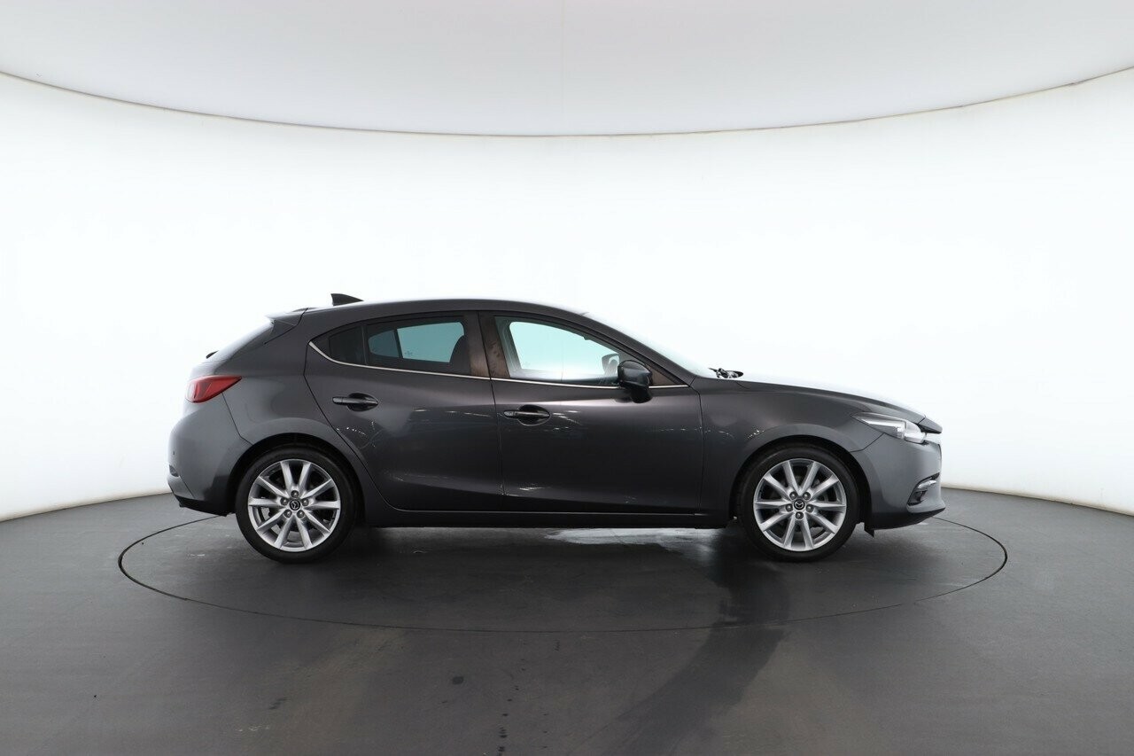 Mazda 3 image 3