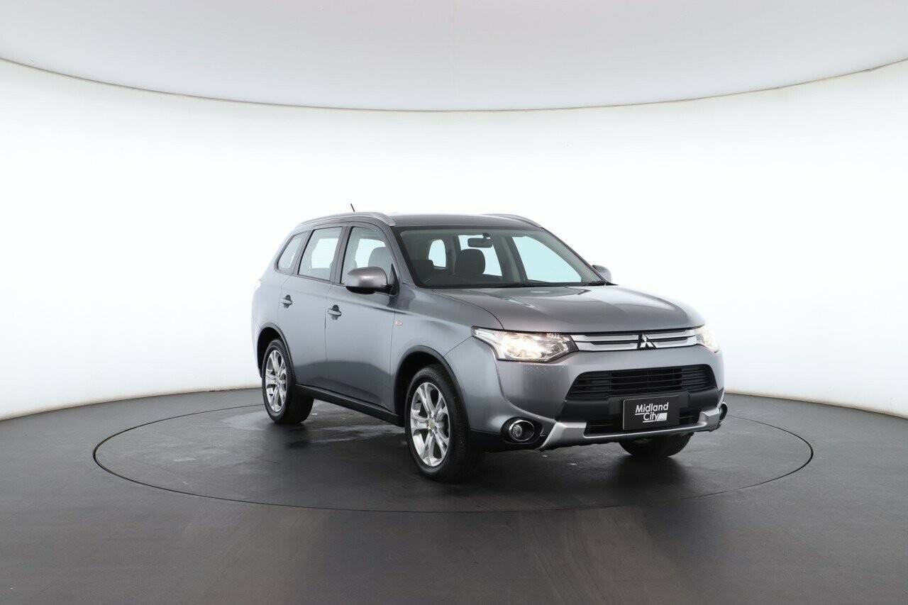 Mitsubishi Outlander image 4