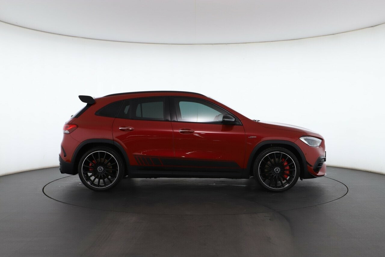 Mercedes Benz Gla-class image 3