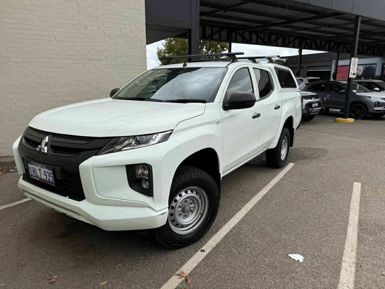 Mitsubishi Triton image 1