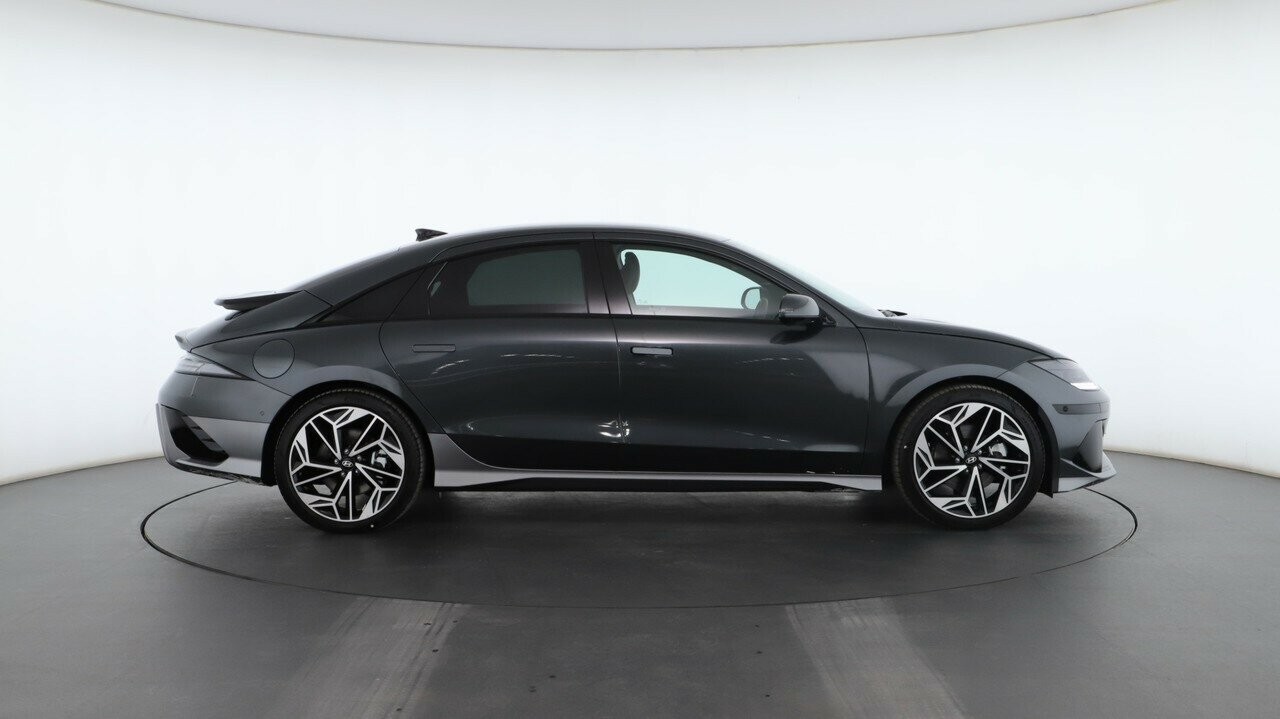 Hyundai Ioniq 6 image 2