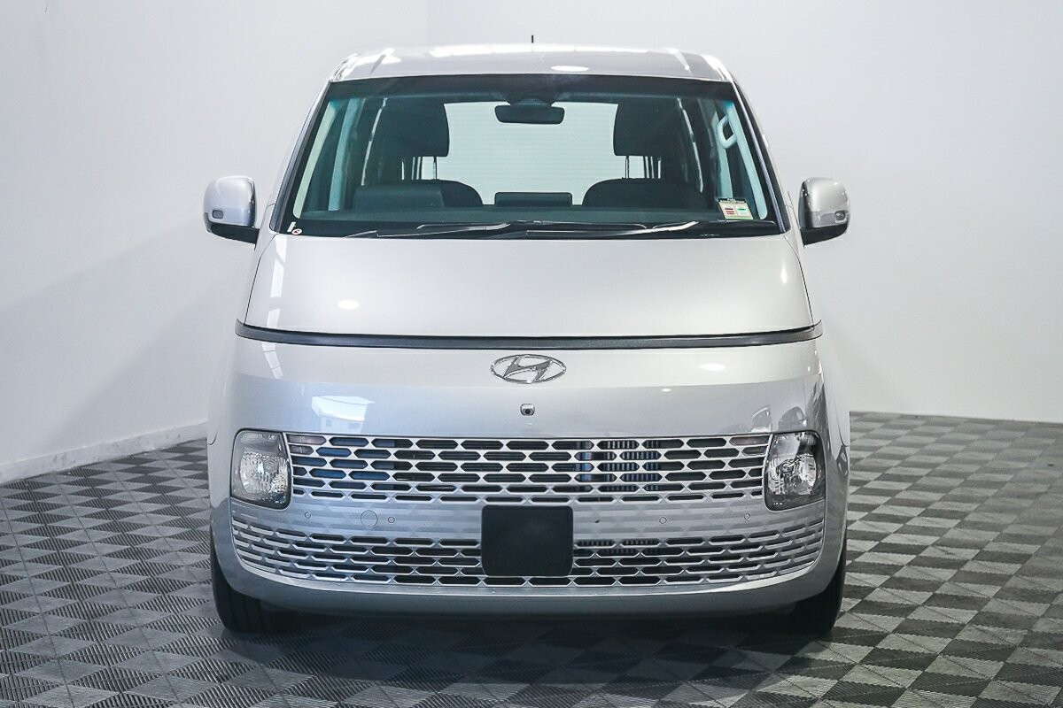 Hyundai Staria Load image 1