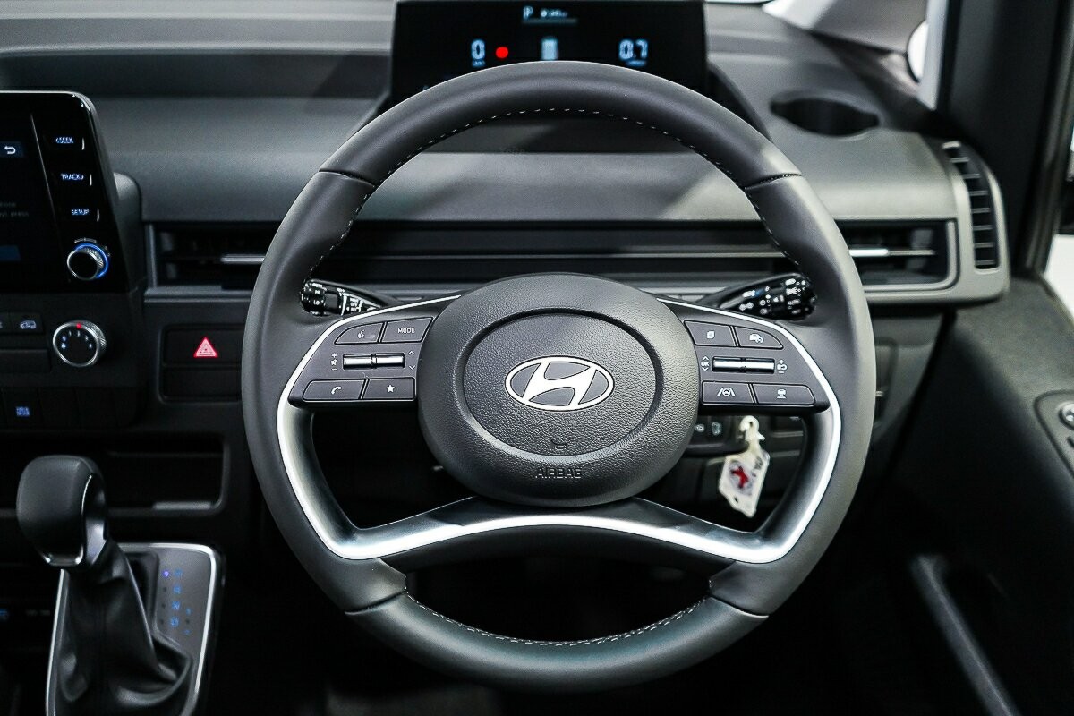 Hyundai Staria Load image 4