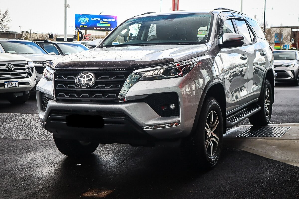 Toyota Fortuner image 4