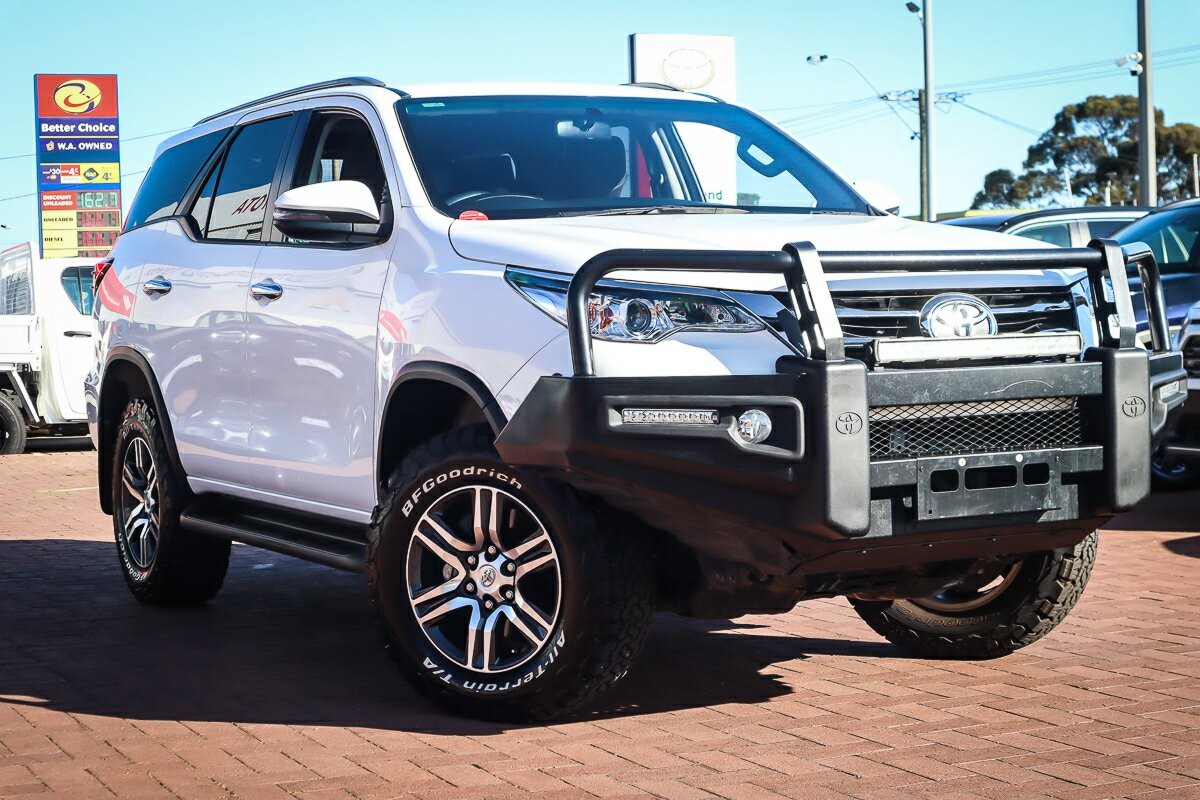 Toyota Fortuner image 1