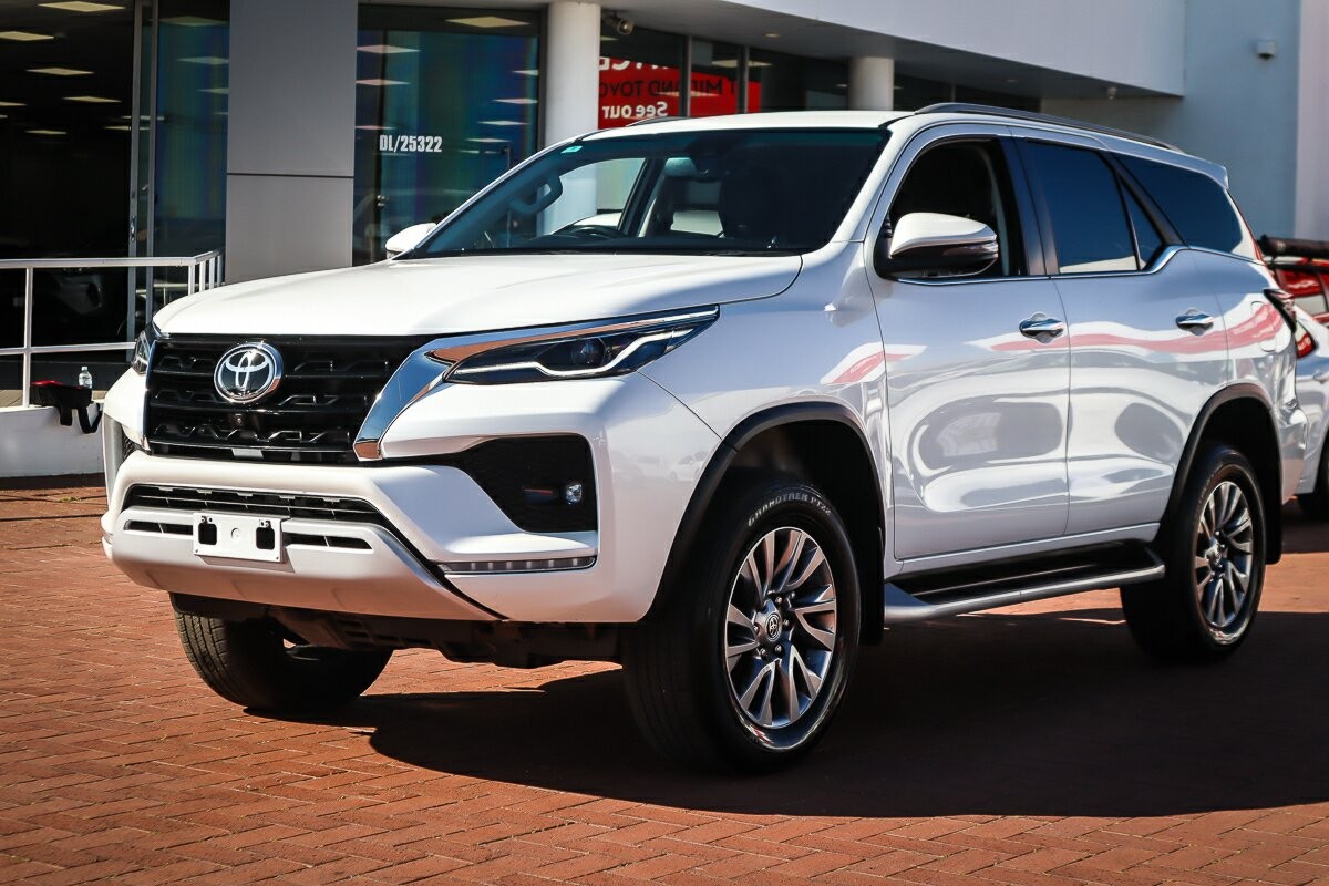 Toyota Fortuner image 4