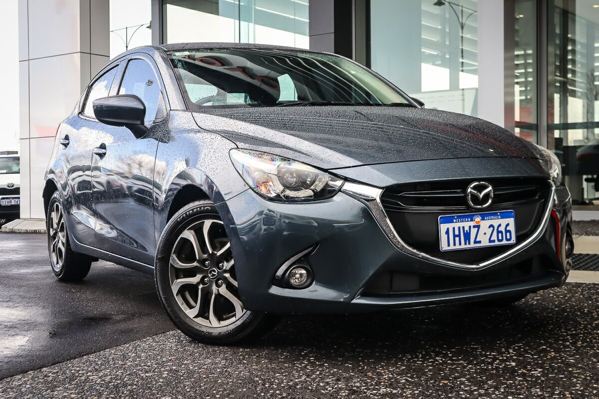 Mazda 2 image 1