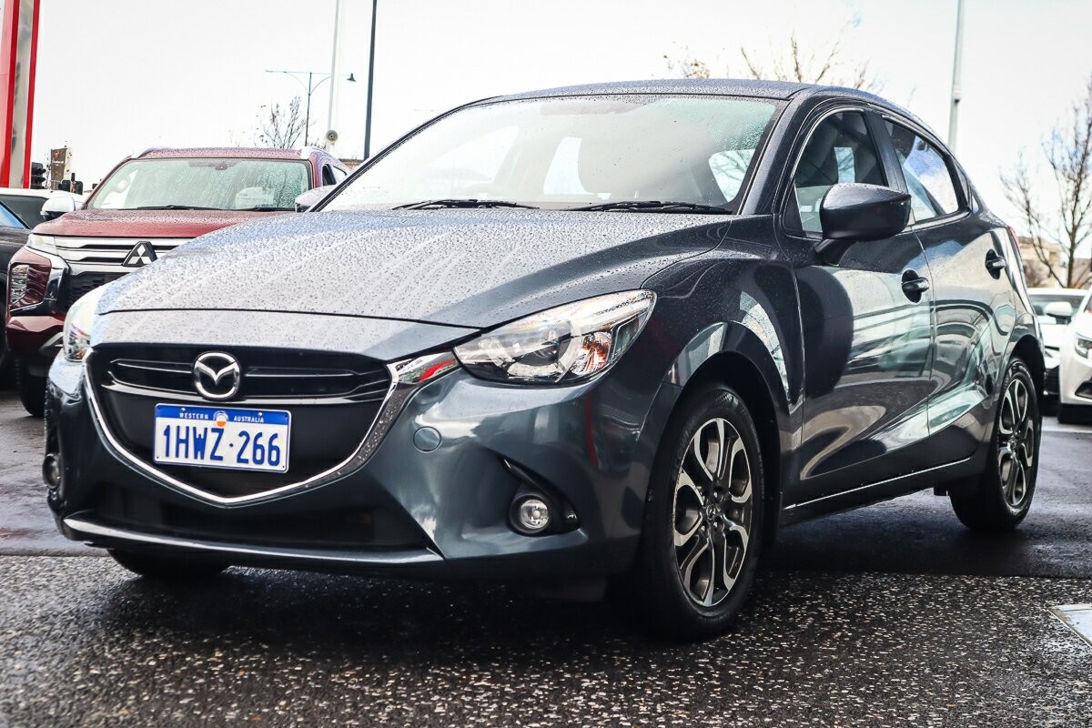 Mazda 2 image 4