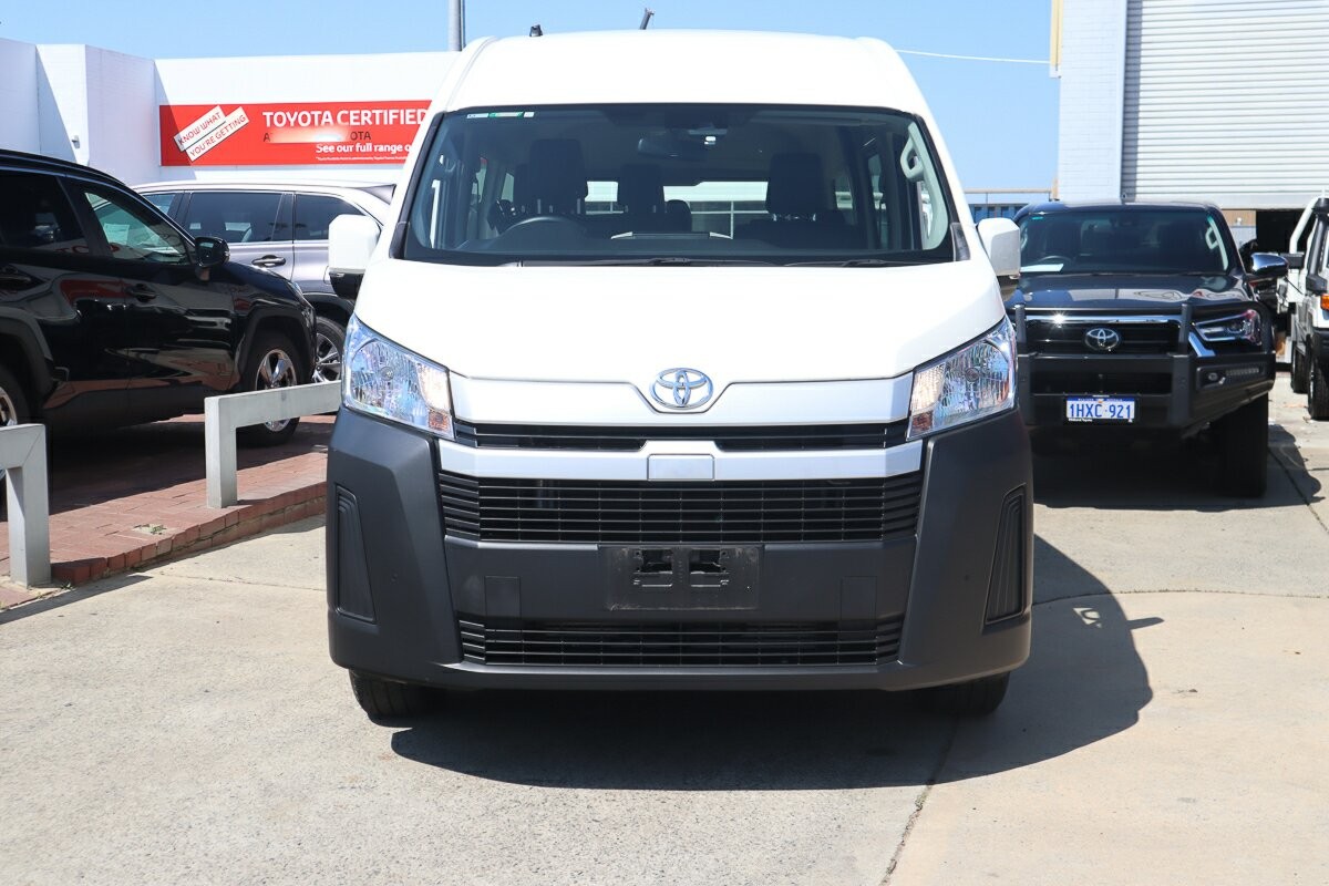 Toyota Hiace image 3