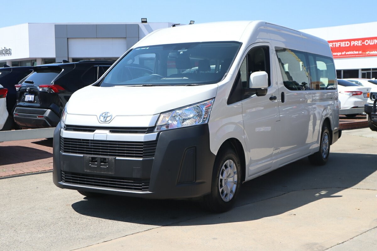 Toyota Hiace image 4