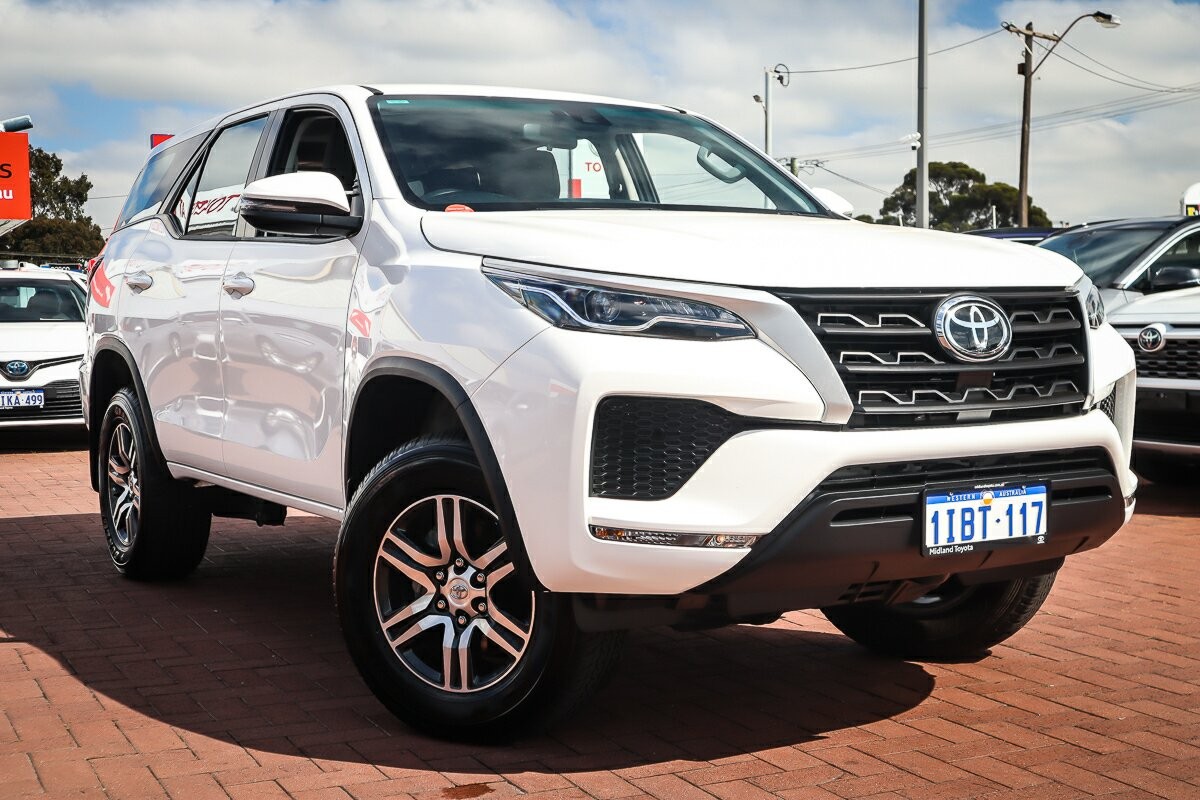 Toyota Fortuner image 1