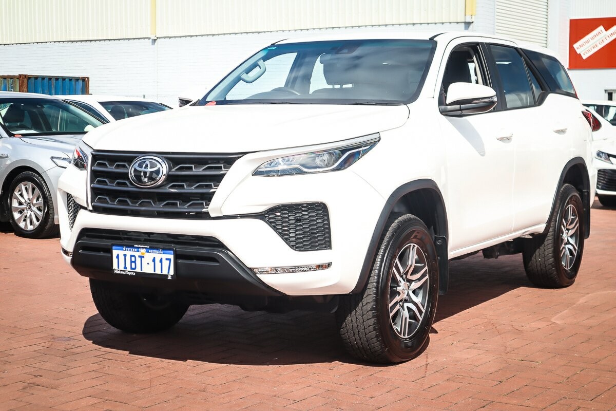 Toyota Fortuner image 4