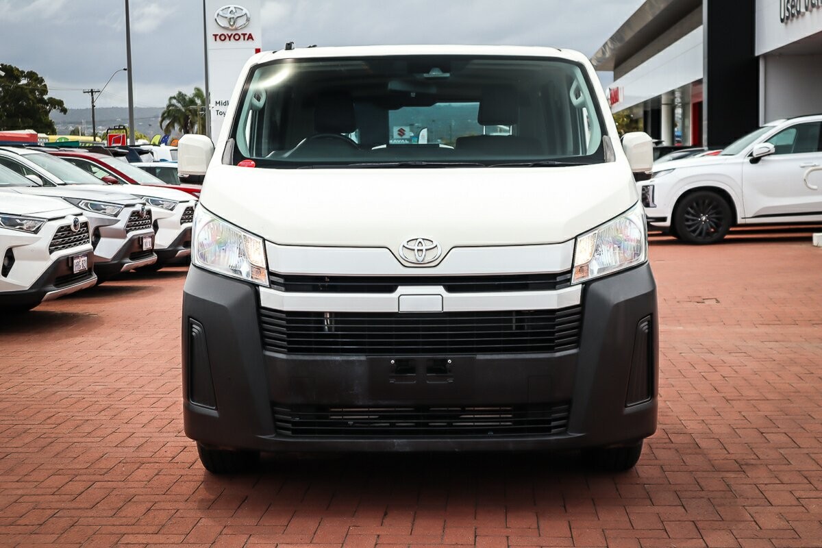 Toyota Hiace image 3