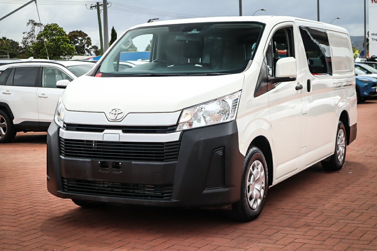 Toyota Hiace image 4