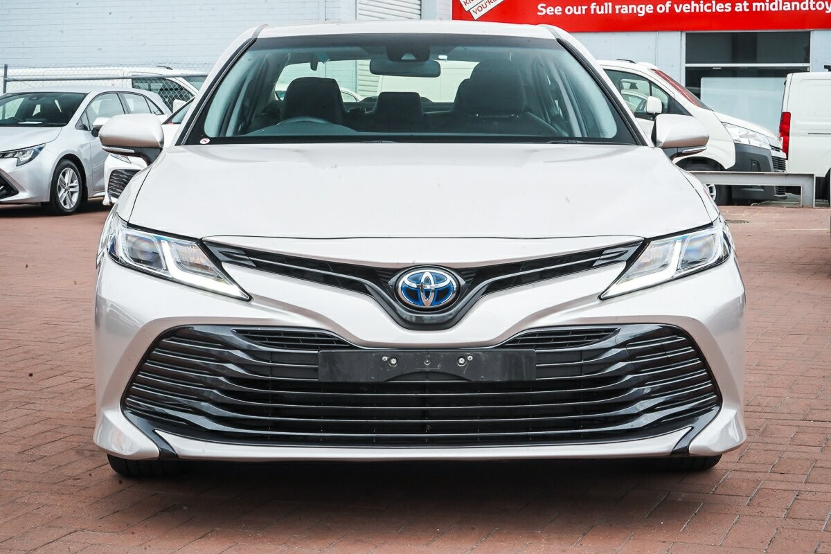 Toyota Camry image 3