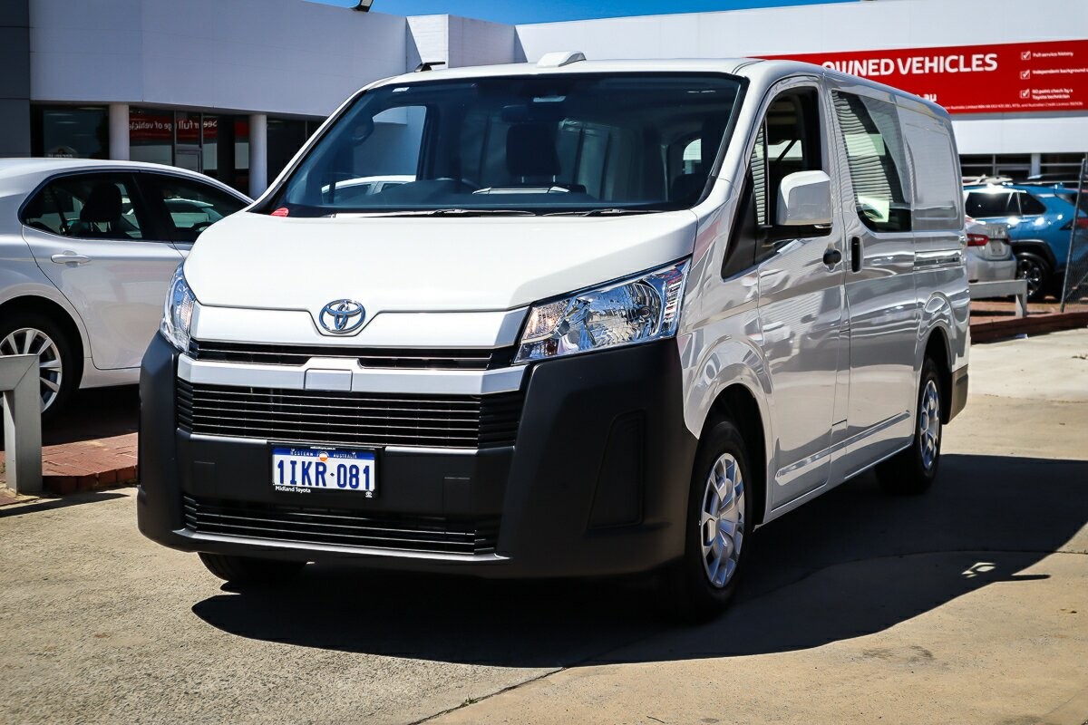 Toyota Hiace image 4