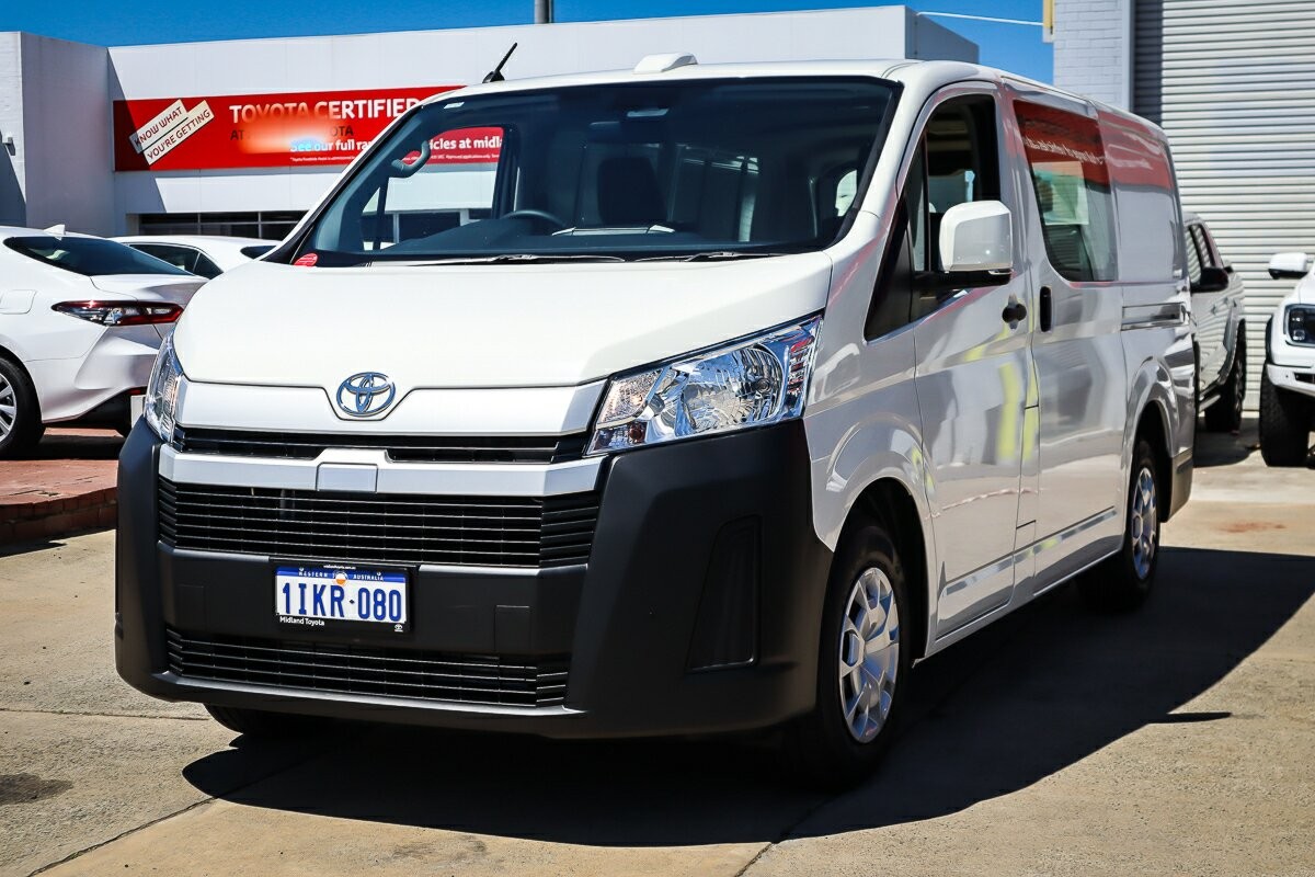 Toyota Hiace image 4