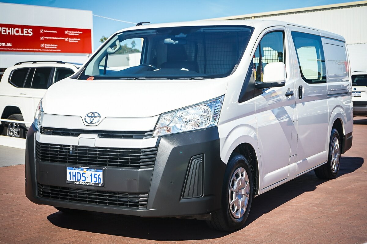 Toyota Hiace image 4