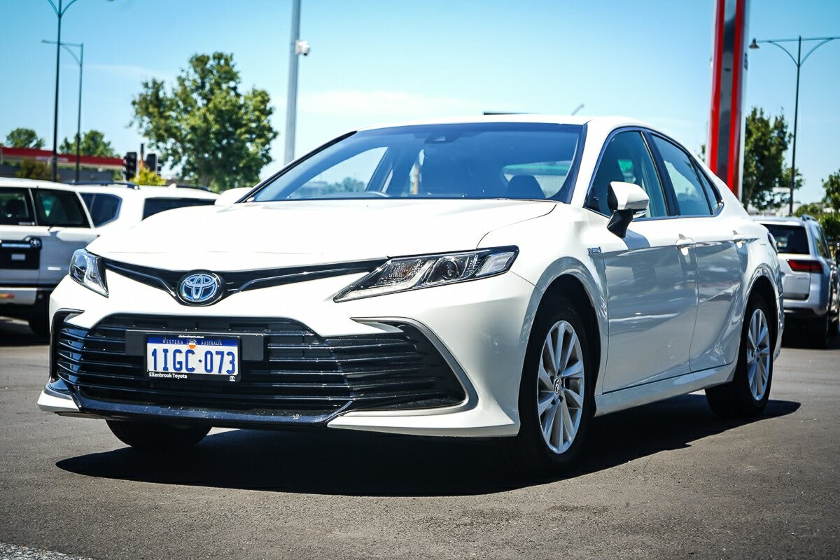 Toyota Camry image 4