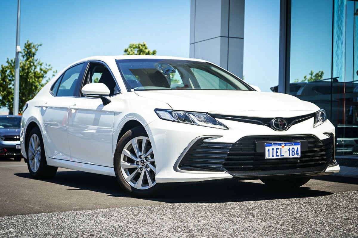 Toyota Camry image 1