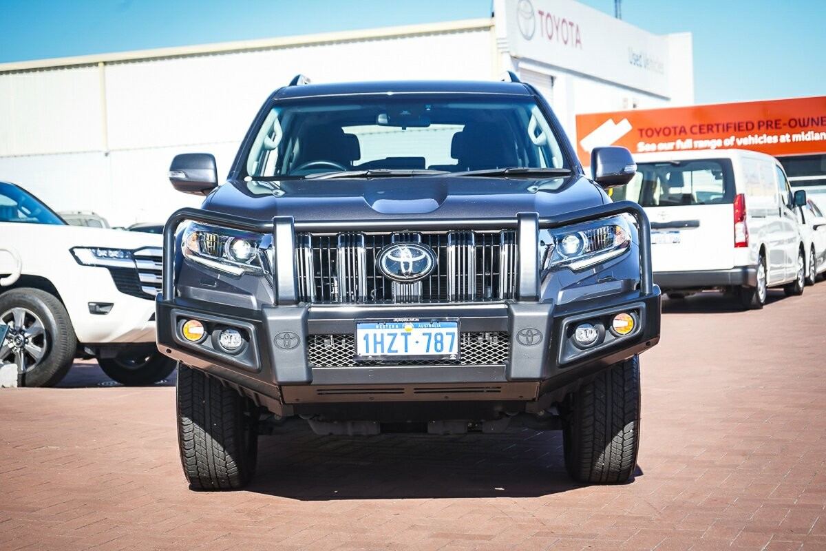 Toyota Landcruiser Prado image 2