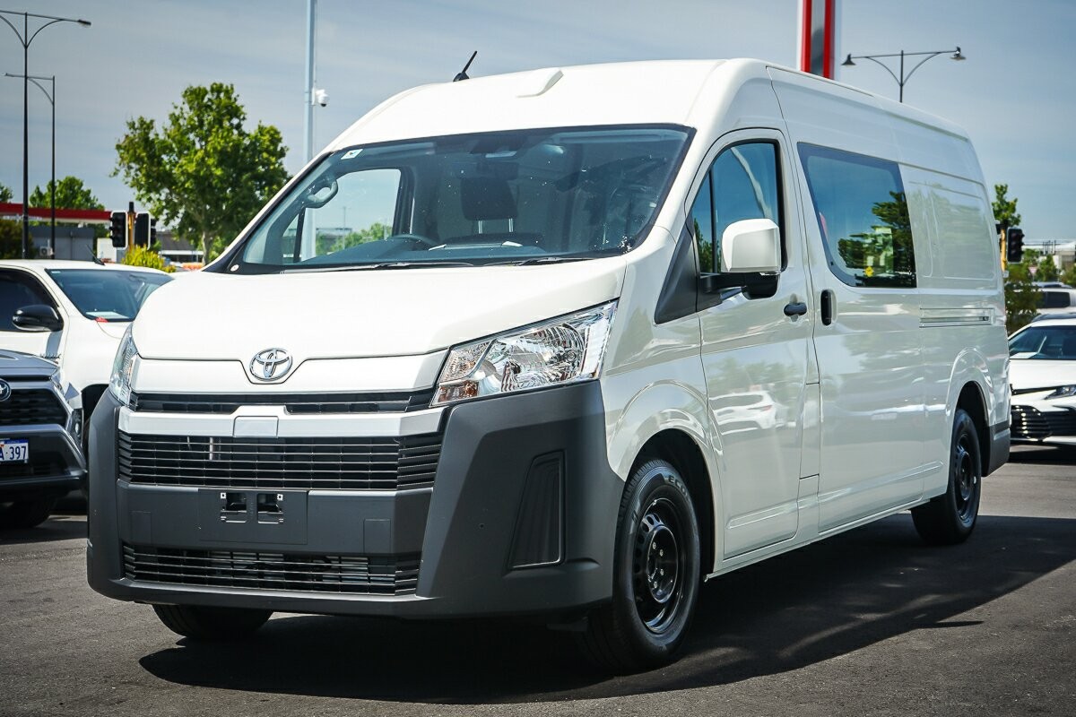 Toyota Hiace image 4