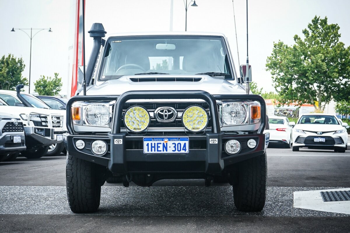 Toyota Landcruiser image 3