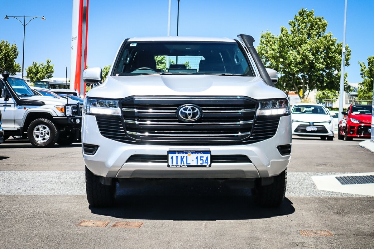 Toyota Landcruiser image 3