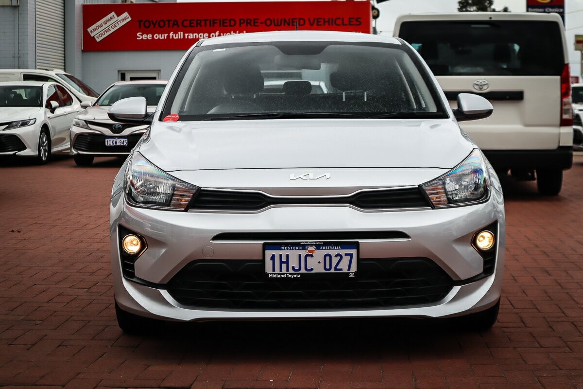 Kia Rio image 3