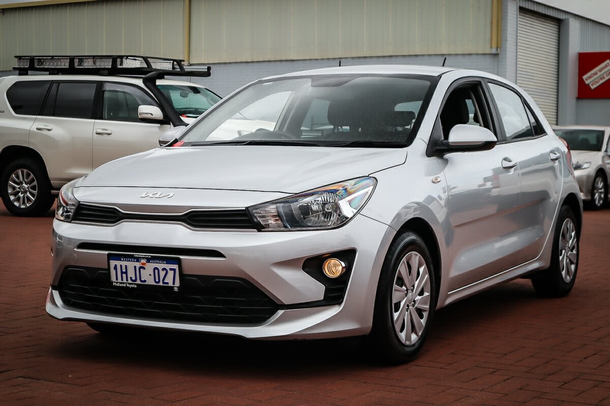 Kia Rio image 4