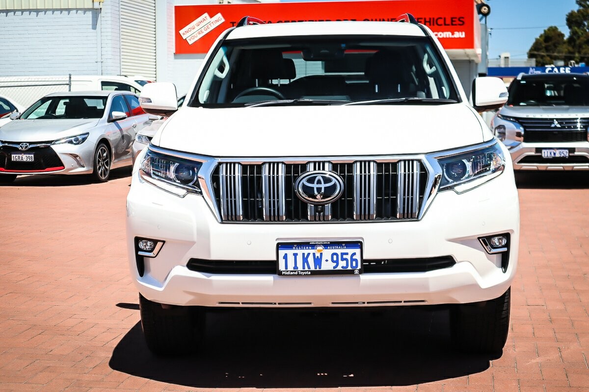 Toyota Landcruiser Prado image 3