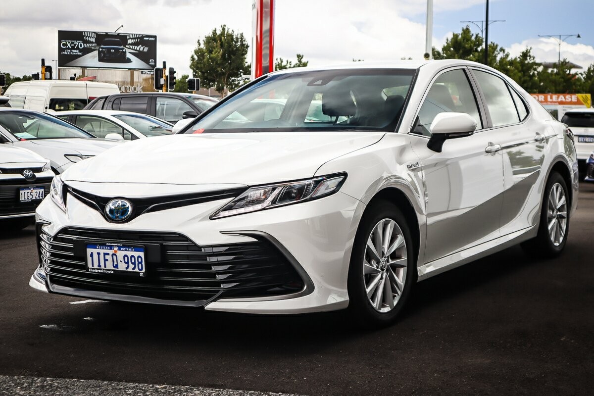 Toyota Camry image 4