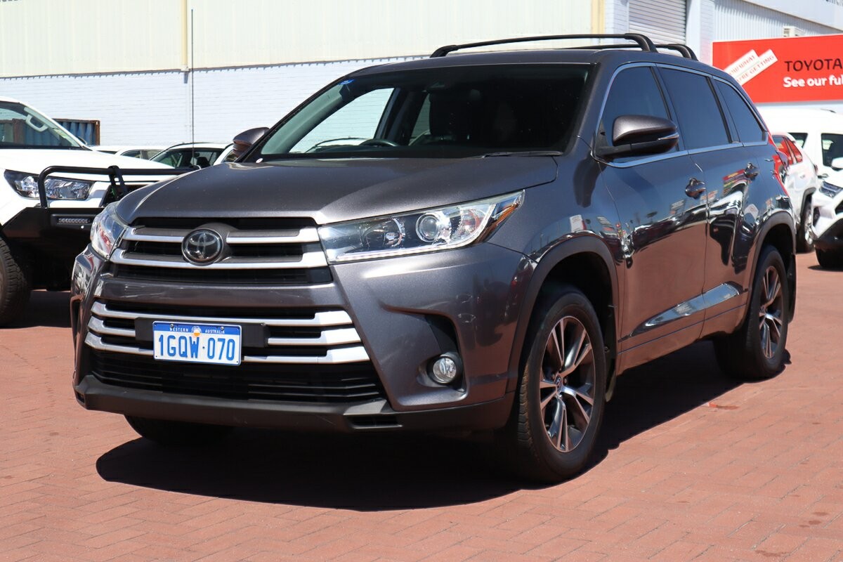 Toyota Kluger image 4